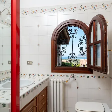 Kiki - Klodge * Costa Corallina